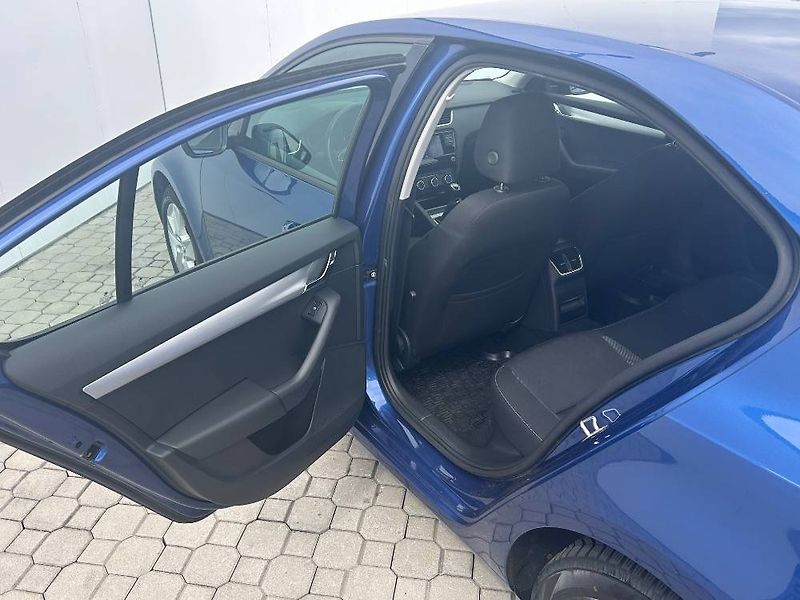 Škoda Octavia Trumf  1,4TSI - fotka 7 z 23