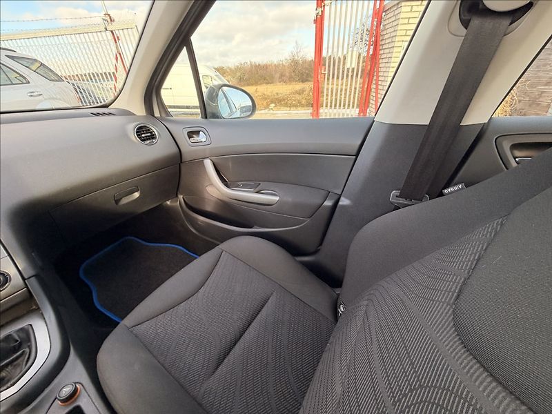 Peugeot 308 1,4 16V KLIMA - fotka 17 z 23