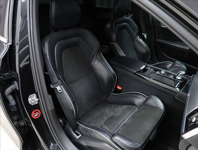 Volvo S90 2,0 T8 TWINENGINE AWD R-DESIGN - fotka 46 z 52
