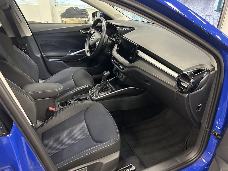 Škoda Fabia (2022) 1.0TSi DSG Style LED 81kW - fotka 22 z 23