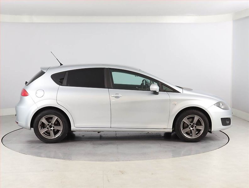 Seat Leon (2010) 1.4 TSI, nová STK - fotka 6 z 19