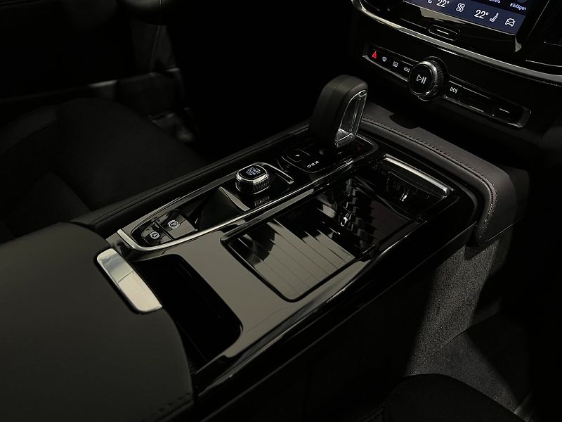 Volvo V90 Recharge T6 Core Kamera BLIS - fotka 15 z 23