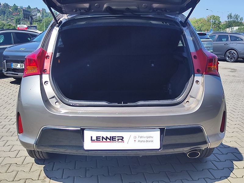 Toyota Auris 1.6 Valvematic/97kW Active - fotka 9 z 24