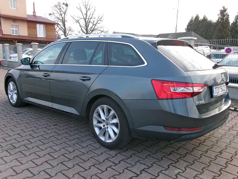Škoda Superb 2.0 TDI NAVI AUTOKLIMA  - fotka 5 z 35