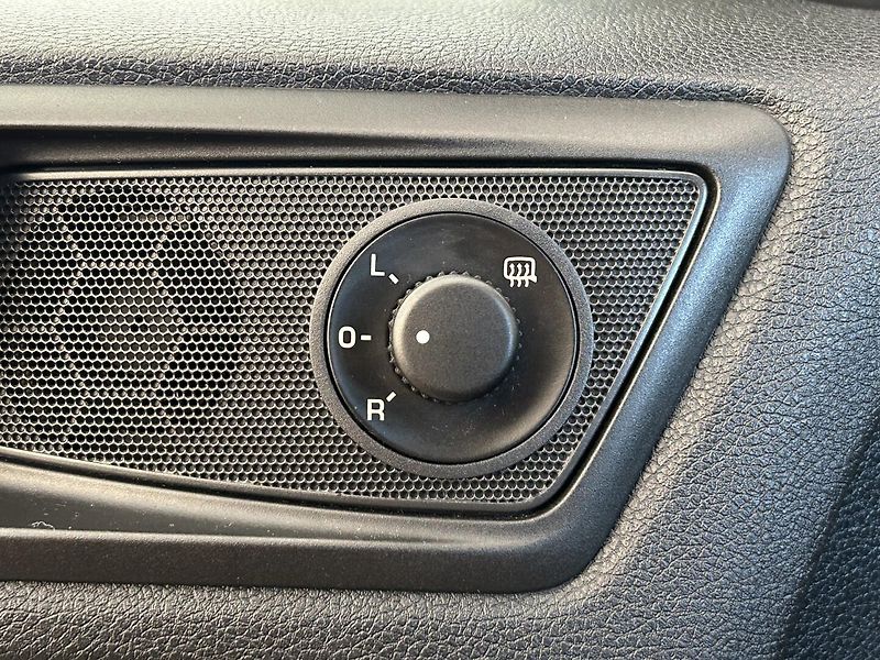 Škoda Octavia 2.0 TDI Elegance - fotka 12 z 24