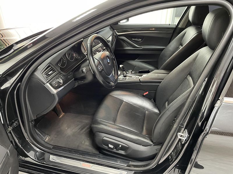BMW Řada 5 2.0 D AT NAVI KŮŽE BI-XENON - fotka 20 z 28