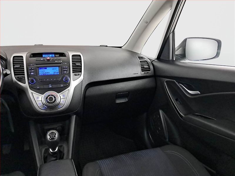 Hyundai ix20 (2013) 1.4 CVVT, LPG, Vyhř. sedaček - fotka 8 z 16