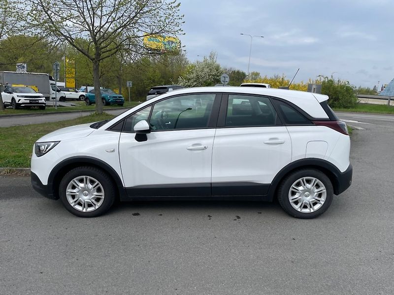 Opel Crossland X Enjoy 1,2i MT5, ČR, 1. maj - fotka 2 z 29