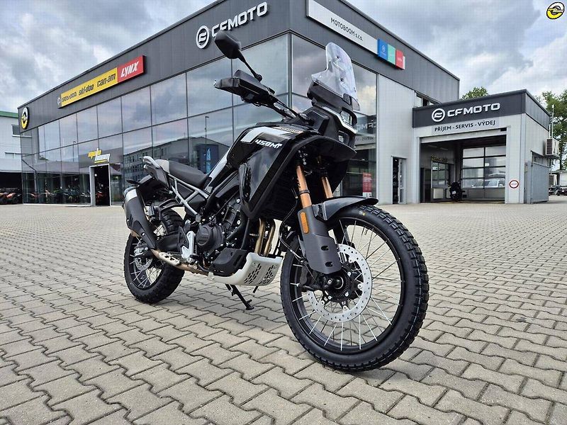 CFMOTO 450 MT-R (2026) - fotka 2 z 78