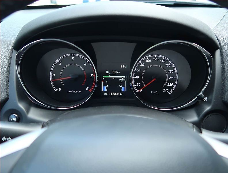 Mitsubishi ASX (2015) Intense 1.8 DI-D MIVEC - fotka 11 z 15