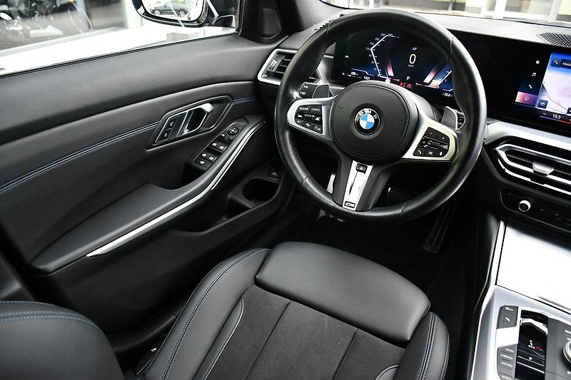 BMW Řada 3 320d xDrive M-SPORT   - fotka 23 z 64