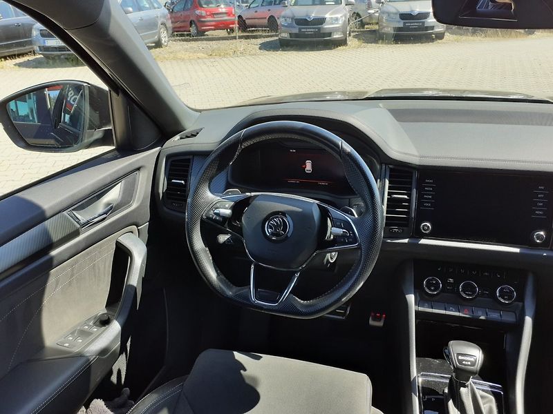 Škoda Kodiaq (2023) 2.0 TDi DSG 4x4 SPORT-LINE - fotka 9 z 34