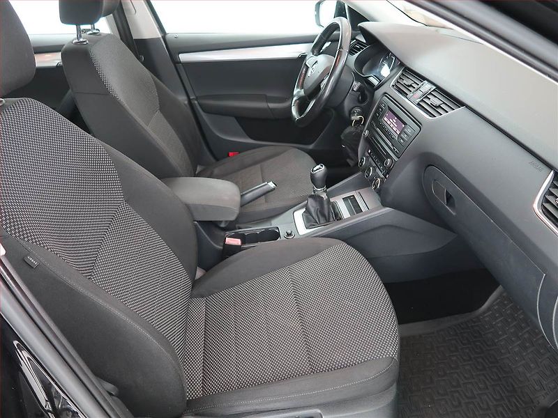 Škoda Octavia (2014) Ambition 1.6 TDI, ČR,1.maj - fotka 9 z 17