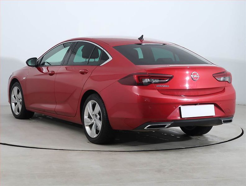 Opel Insignia (2020) 2.0 Turbo , Automat - fotka 4 z 23