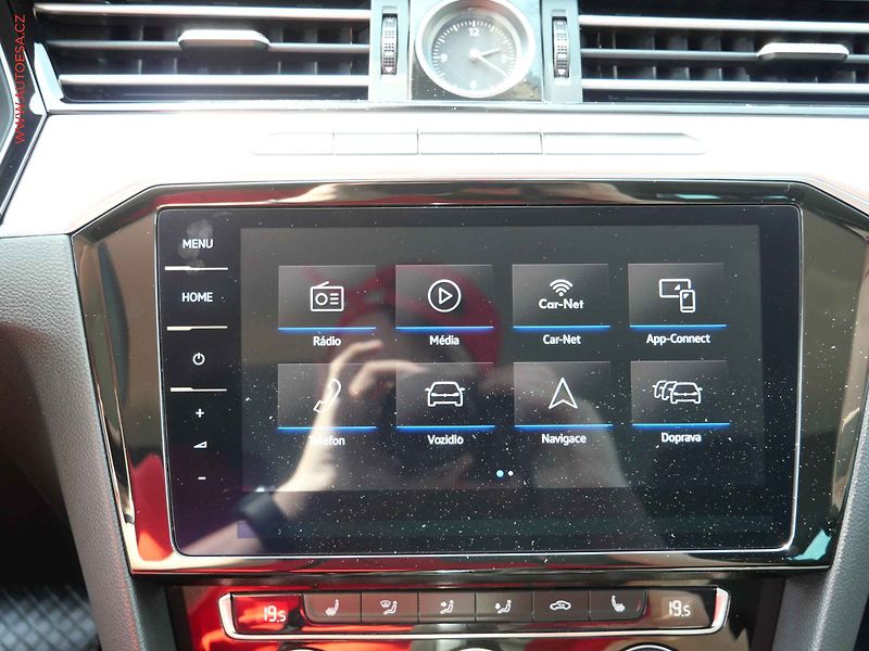 Volkswagen Passat (2018) 2.0 TDi, DSG - fotka 14 z 23