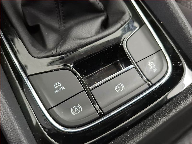 Škoda Karoq (2023) Style 1.5 TSI - fotka 17 z 20