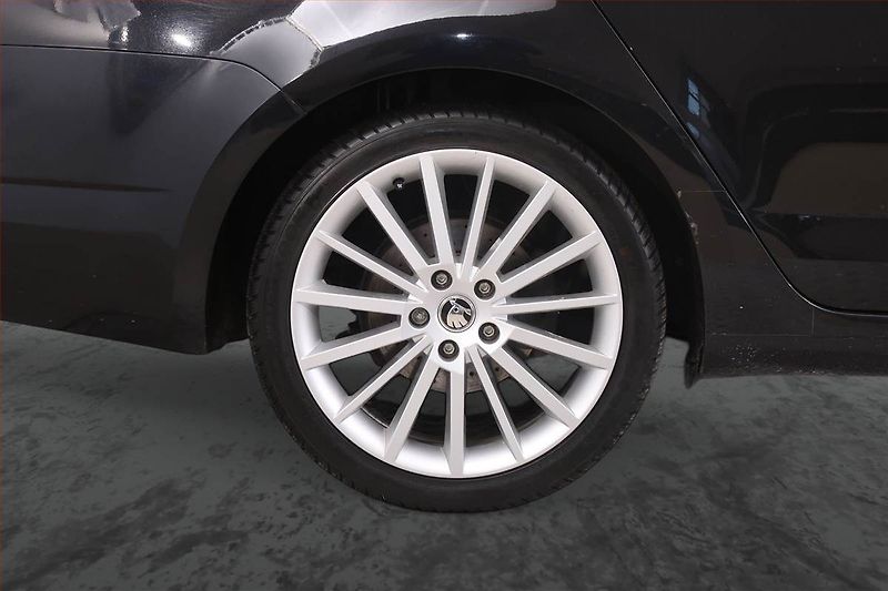 Škoda Octavia (2013) Elegance 1.8 TSI, Automat - fotka 15 z 19