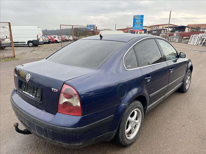 Volkswagen Passat 1.9 TDi NA NÁHRADNÍ DÍLY - fotka 6 z 24