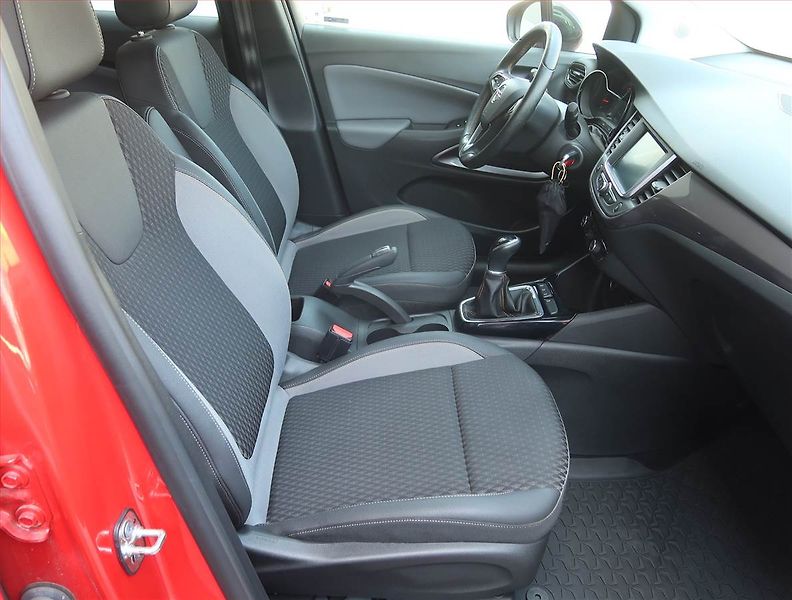 Opel Crossland X (2018) 1.2 Turbo, Tempomat - fotka 9 z 16
