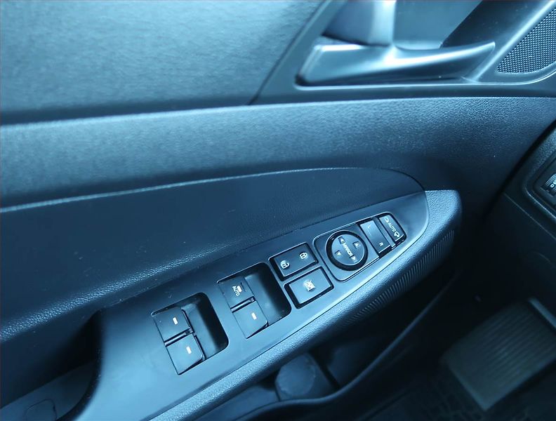 Hyundai Tucson (2017) 1.6 T-GDI, Serv.kniha, Navi - fotka 15 z 15