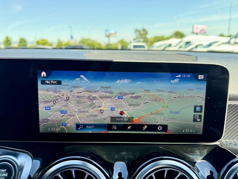 Mercedes-Benz GLB (2020) 250 4MATIC - fotka 33 z 45