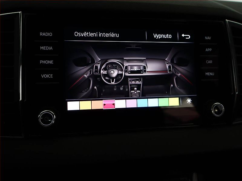 Škoda Karoq (2018) Style 1.6 TDI, Serv.kniha - fotka 17 z 20