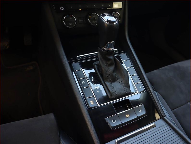 Škoda Superb (2016) Style Plus 2.0 TDI, 4X4 - fotka 16 z 24