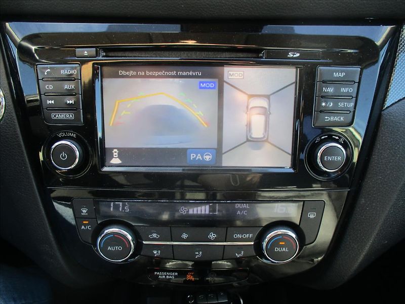Nissan X-Trail 1,6 dCi 130 Tekna Automat Pano - fotka 18 z 30