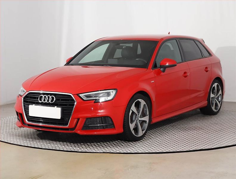 Audi A3 (2018) S-Line 1.5 TFSI, Serv.kniha - fotka 2 z 19
