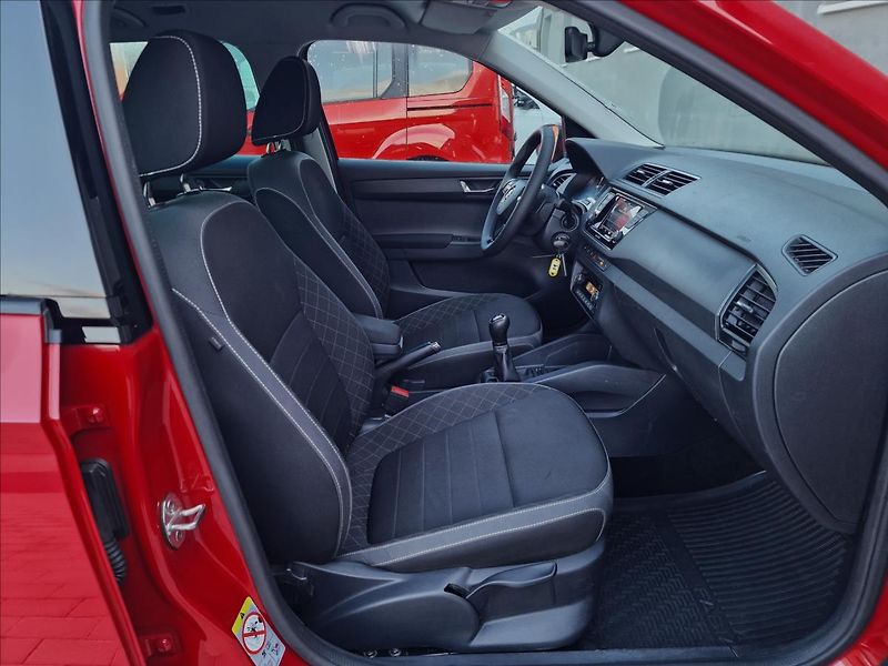 Škoda Fabia 1.0TSI Tour, původ ČR, 1.Maj. - fotka 14 z 49