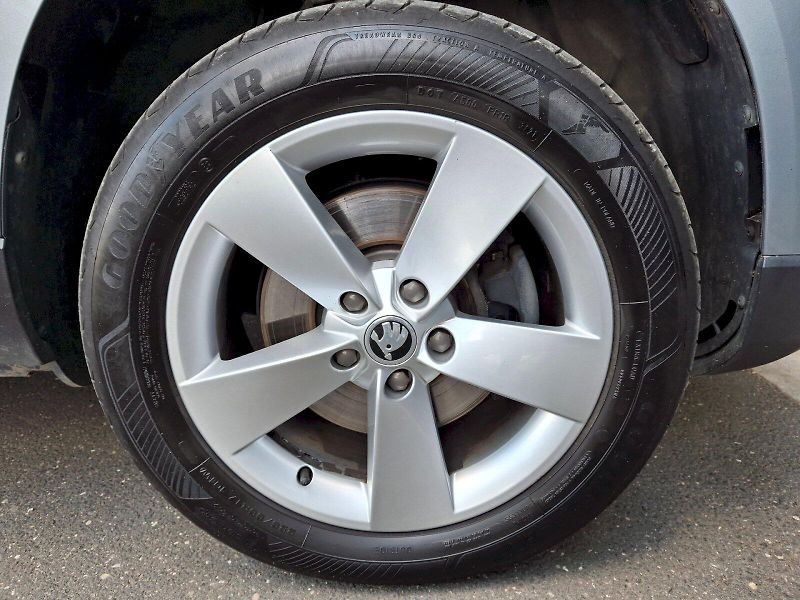 Škoda Karoq (2018) Style DSG 4x4 2,0TDi 110kW - fotka 34 z 35