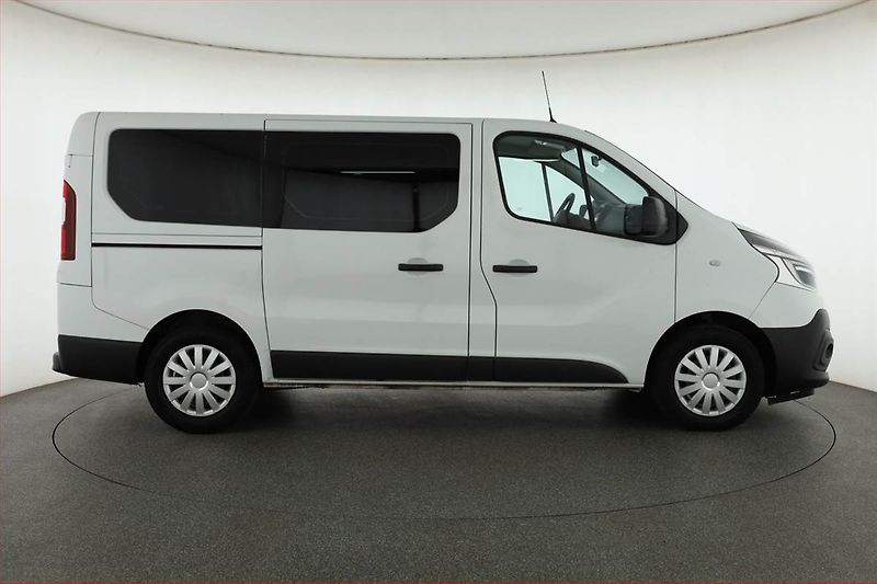 Renault Trafic (2020) 2.0 dCi, Bus, 9Míst, ČR, DPH - fotka 6 z 13