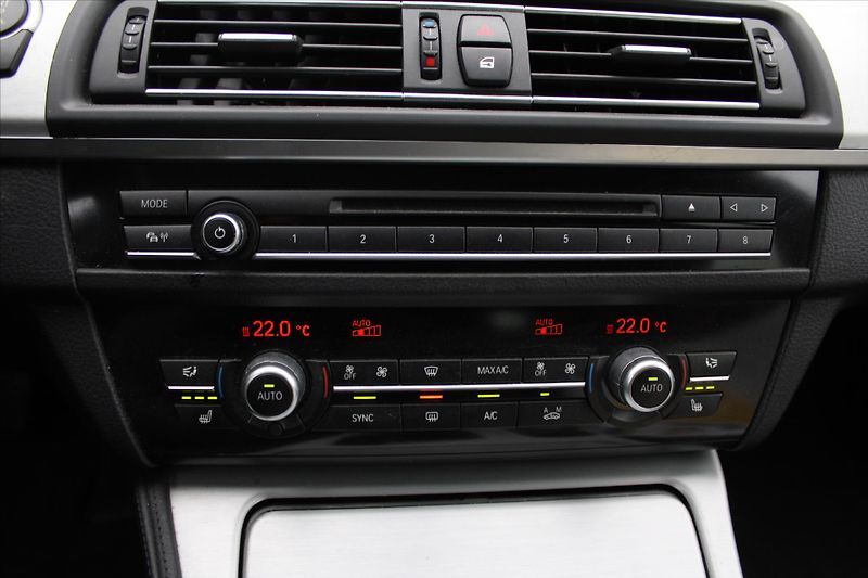 BMW Řada 5 520d xDrive LED NAVIGACE KŮŽE - fotka 20 z 23