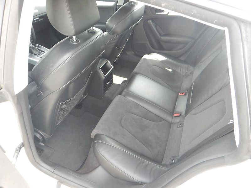 Audi A5 2.0 TDI, MANUÁL, DIGIKLIMA - fotka 10 z 29