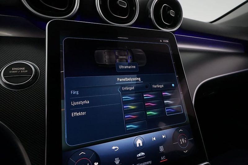 Mercedes-Benz Třídy C 300e Avantgarde Kamera Tažné - fotka 24 z 30
