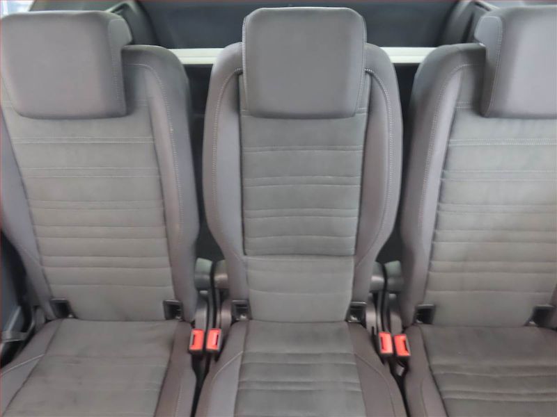Volkswagen Touran (2022) Highline 1.5 TSI - fotka 10 z 14