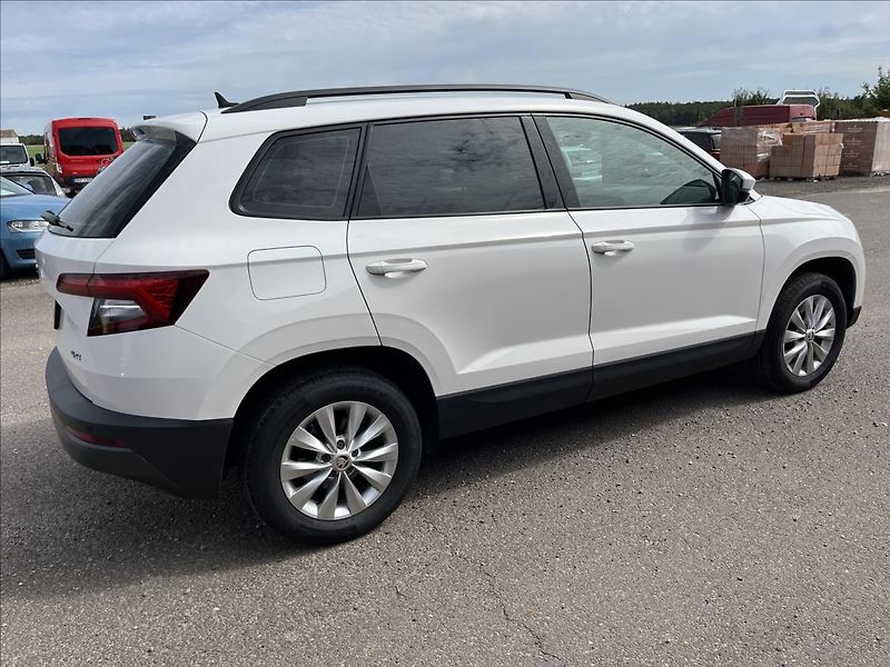 Škoda Karoq 2,0 TDi 110 4x4 DSG TAŽNÉ -DPH - fotka 5 z 46