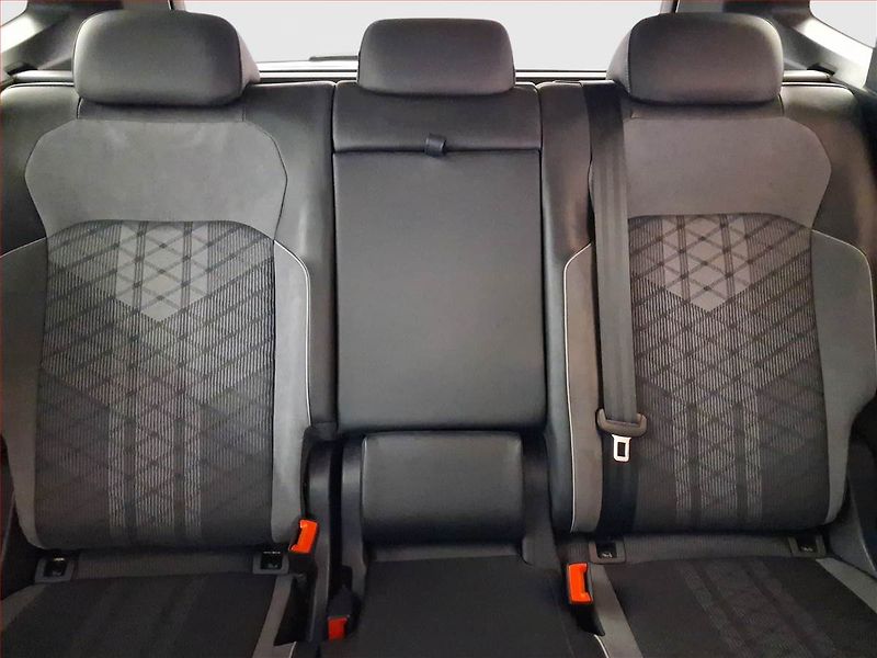 Volkswagen Tiguan (2024) 2.0 TSI - fotka 10 z 22