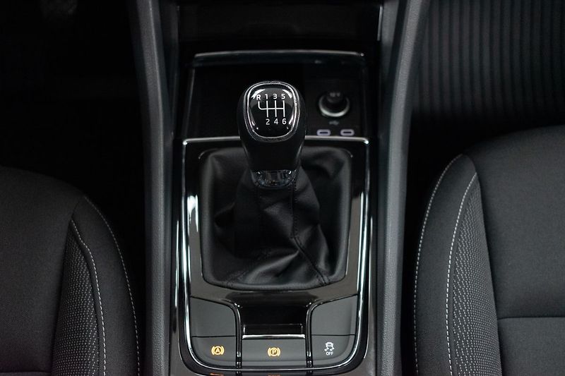 Škoda Karoq 1.5 TSI TAŽNÉ*KAMERA*DPH*ČR 1M - fotka 21 z 39