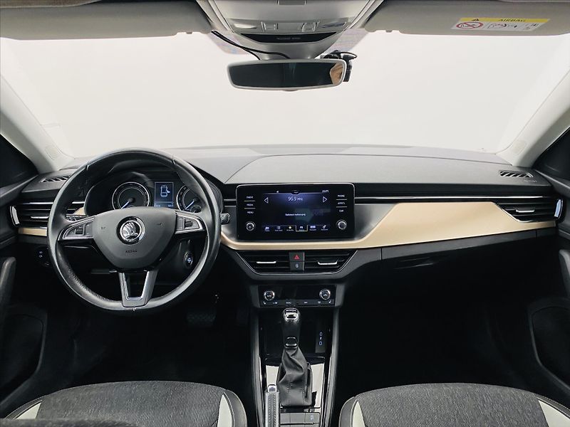 Škoda Scala 1,5 TSI 110kW DSG Style - fotka 9 z 25