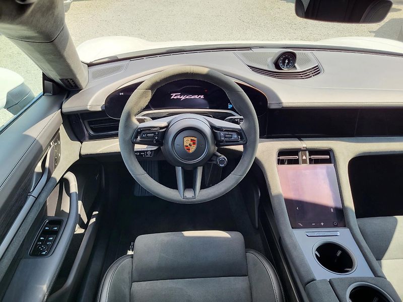 Porsche Taycan GTS 440kW 4S Electric - NOVÉ - fotka 9 z 48