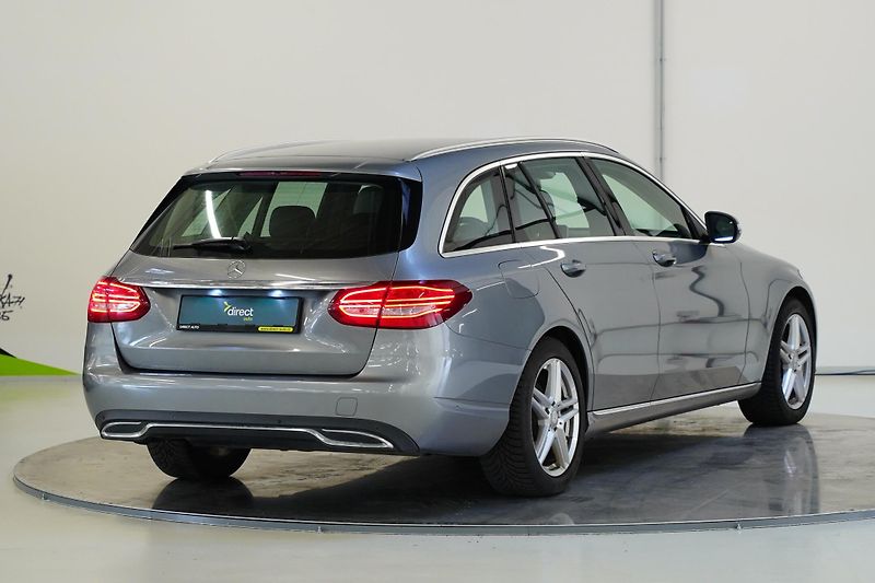 Mercedes-Benz Třídy C - fotka 2 z 29