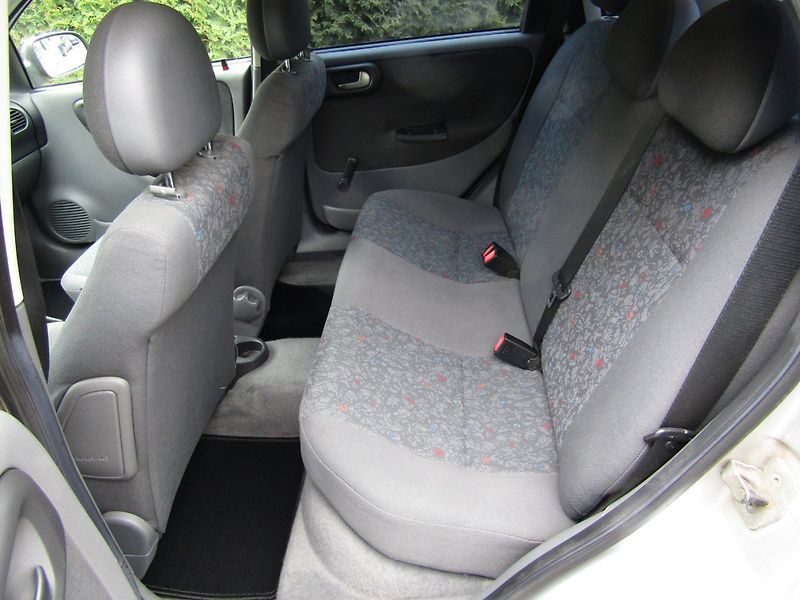 Opel Corsa (2002) GSi 1.8 16VC 92kW - fotka 22 z 38