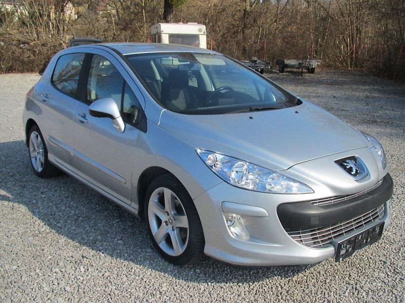 Peugeot 308 1.6 HDI - fotka 8 z 16