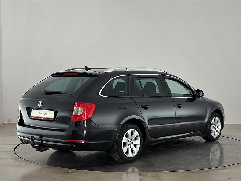Škoda Superb Ambition - fotka 2 z 27
