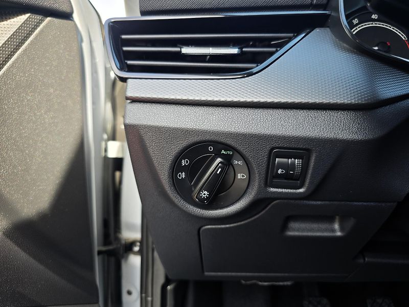 Škoda Scala 1.0TSI 70KW AMBI SmartLink ČR! - fotka 15 z 36