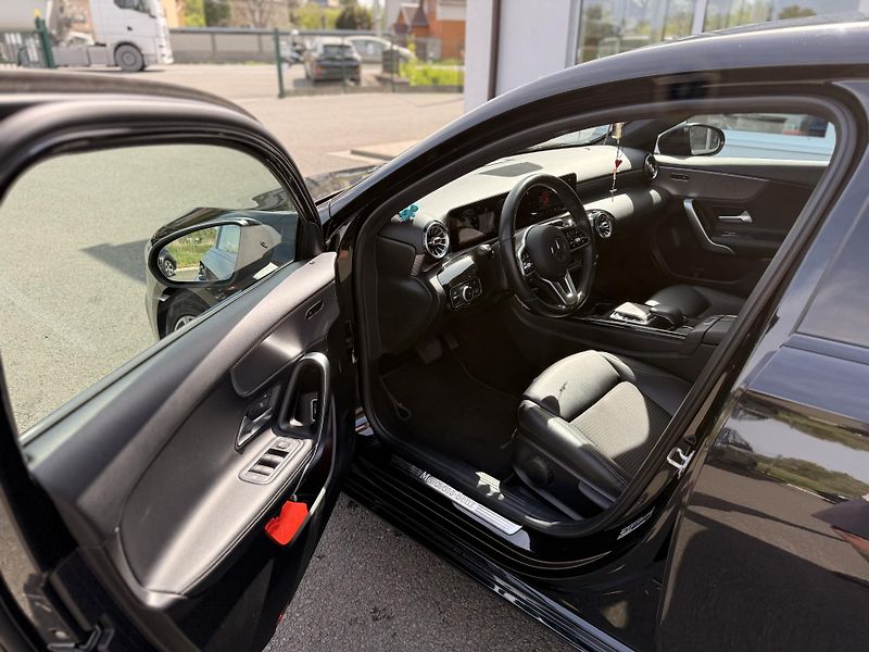 Mercedes-Benz Třídy A (2019) A 180 D - fotka 14 z 17