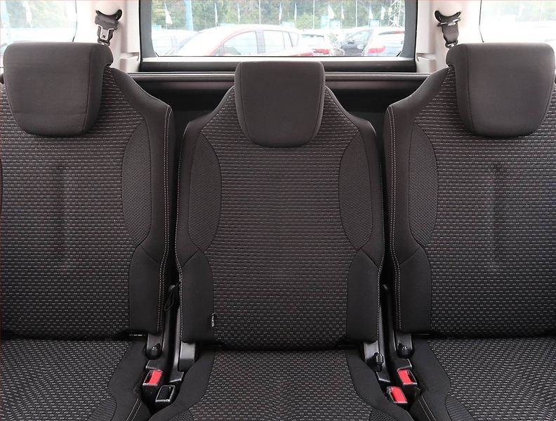 Citroën C4 Picasso (2013) 1.6 HDi, 7 míst, po STK, Tažné - fotka 10 z 17