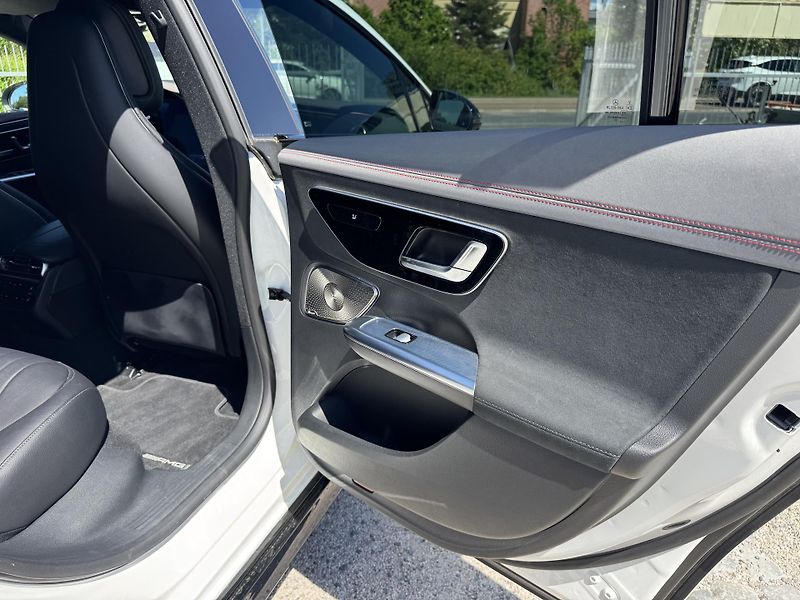 Mercedes-Benz EQE (2023)  500 4-Matic AMG 19000km - fotka 28 z 35