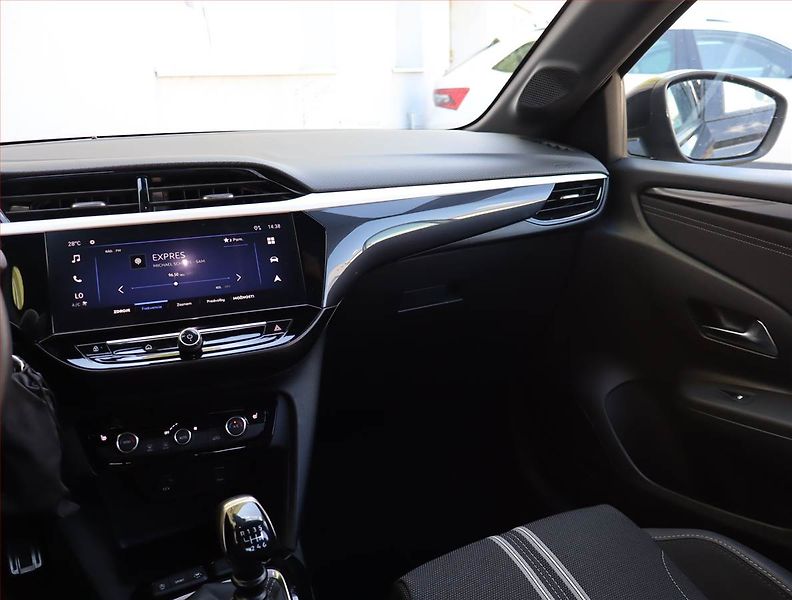 Opel Corsa (2024) GS Line 1.2 Turbo, Serv.kniha - fotka 8 z 17
